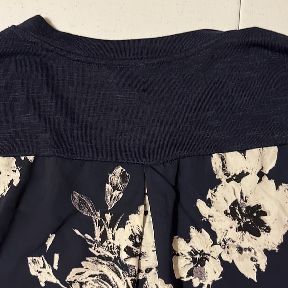 Kaileigh black top  and blk/white floral back, sz S - Picture 7 of 8